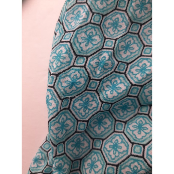 The Limited Women's Blue White Geometric Print Button Down Shirt Long Sleeve 2X - Picture 7 of 16